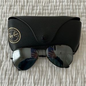 Black Rayban Aviators